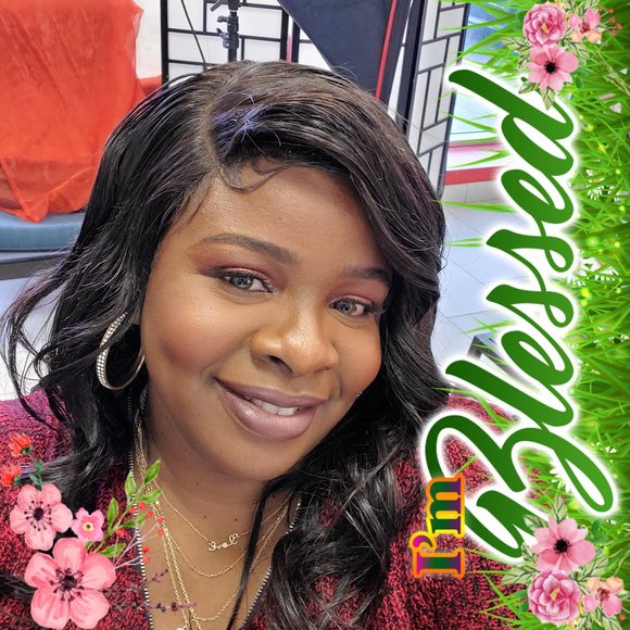 Meet your Posher, Sandy - Picture 1 of 1